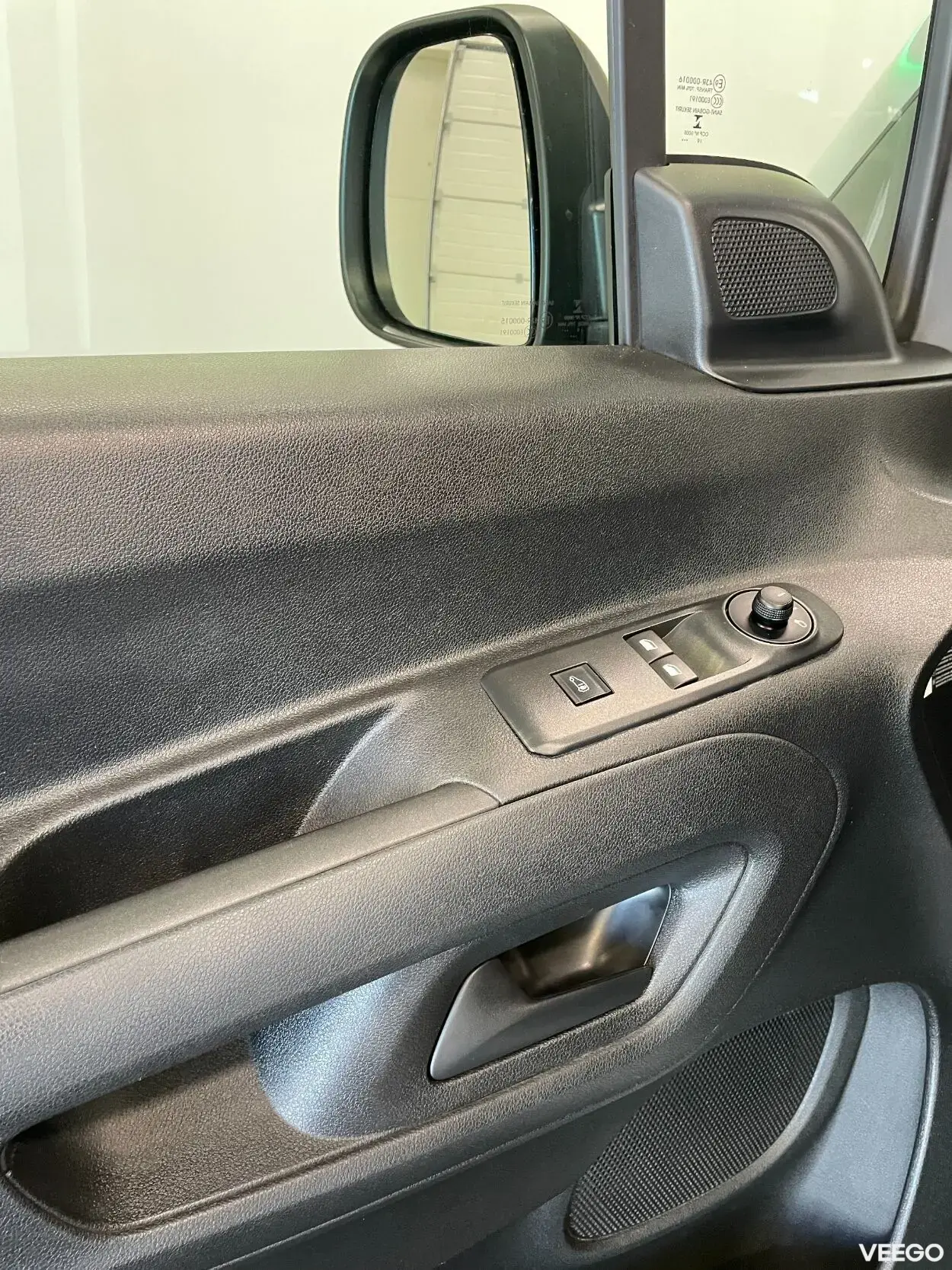 Peugeot Partner L2 2.4t Pro BlueHDi 100 1.5 75kW