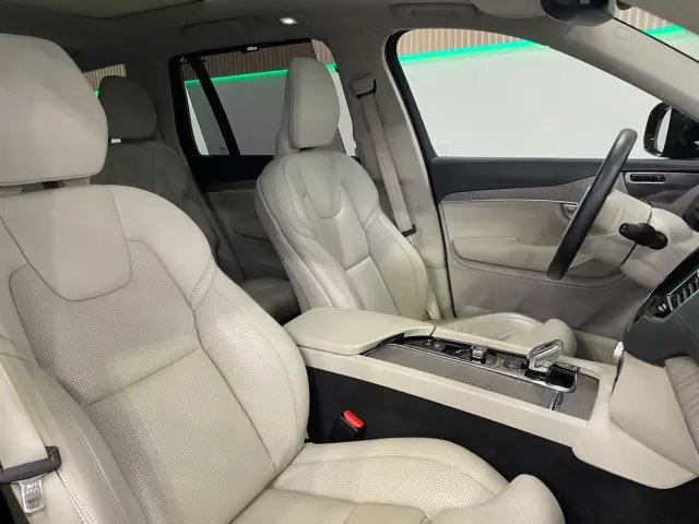 Image of Volvo XC90 AWD Ultimate Dark Edition 2 173kW