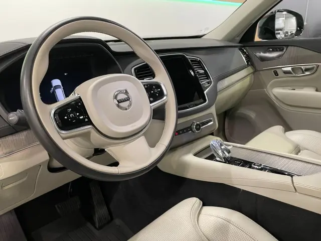 Image of Volvo XC90 AWD Ultimate Dark Edition 2 173kW