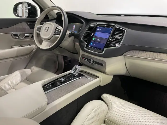 Image of Volvo XC90 AWD Ultimate Dark Edition 2 173kW