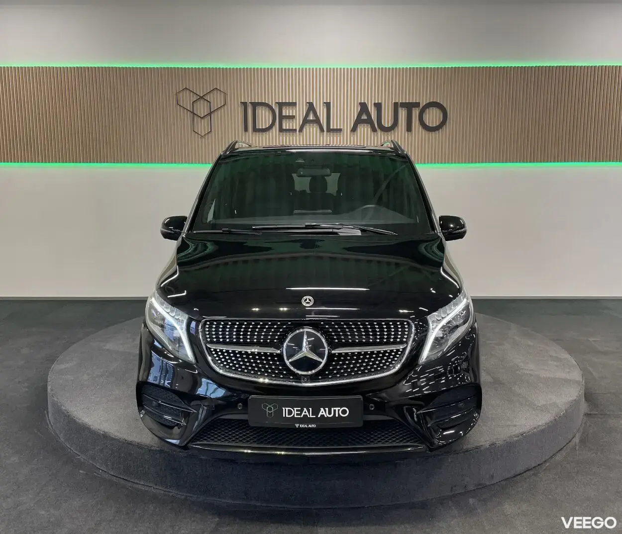 Mercedes-Benz V300 d Extra Lang AMG Night Facelift 2 174kW