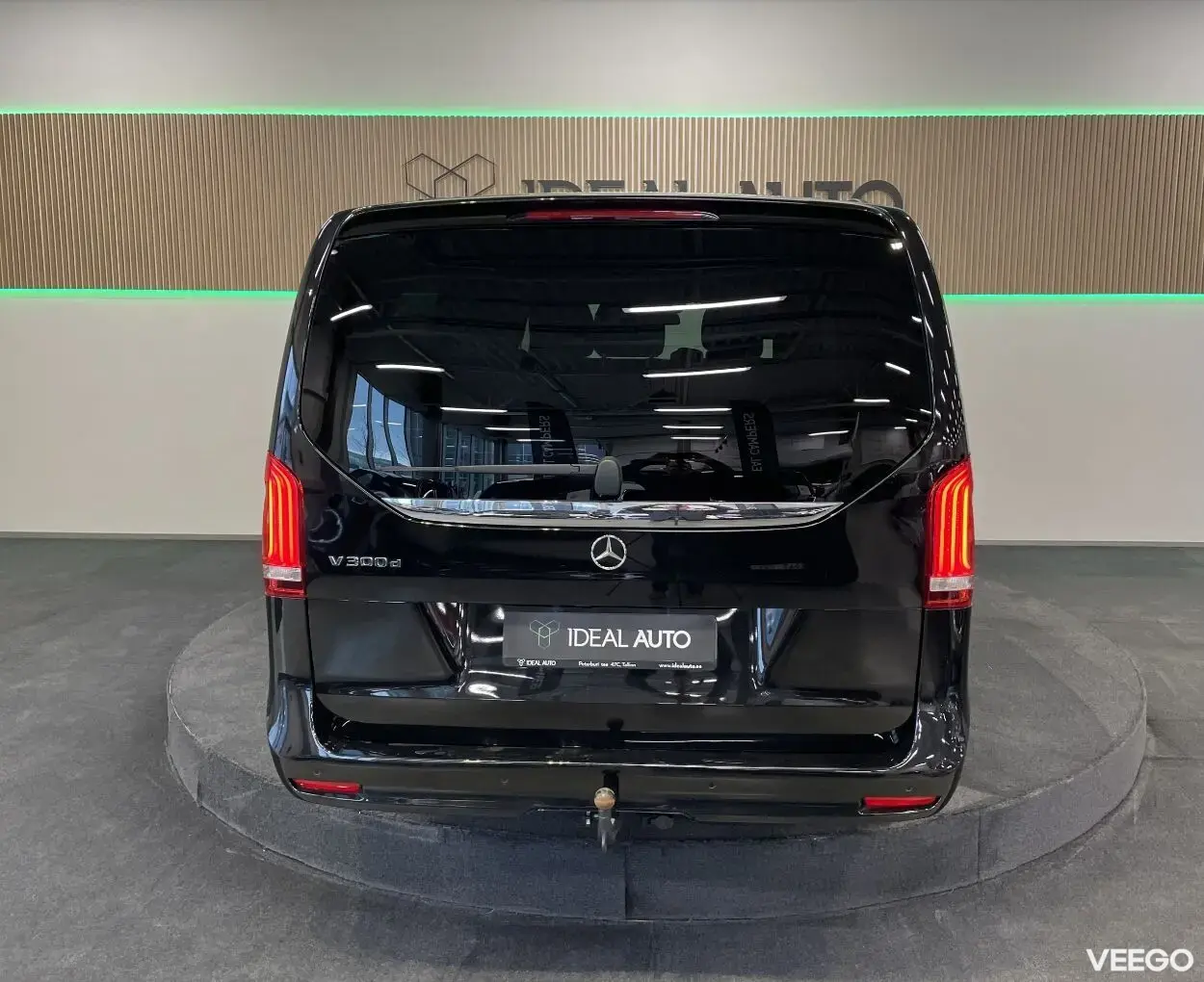 Mercedes-Benz V300 d Extra Lang AMG Night Facelift 2 174kW