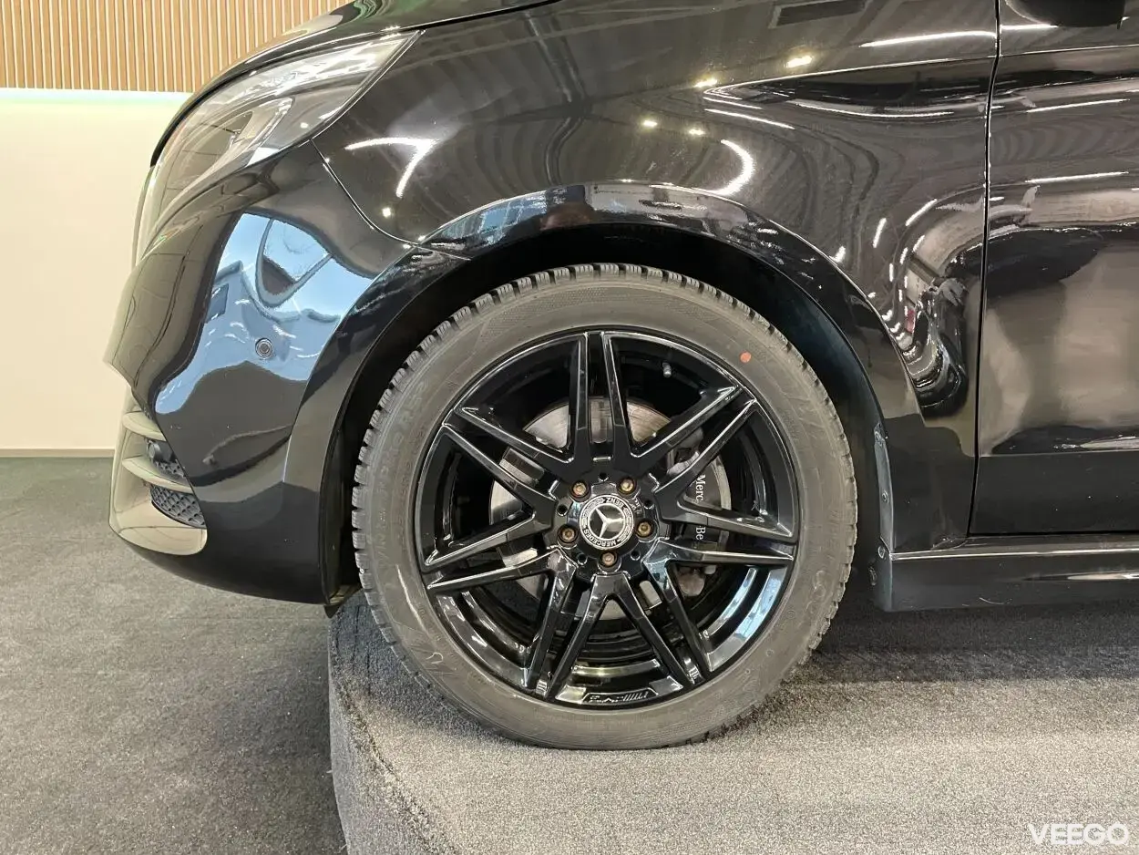 Mercedes-Benz V300 d Extra Lang AMG Night Facelift 2 174kW