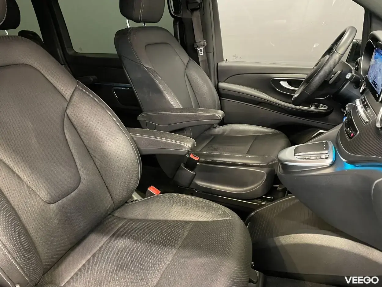 Mercedes-Benz V300 d Extra Lang AMG Night Facelift 2 174kW