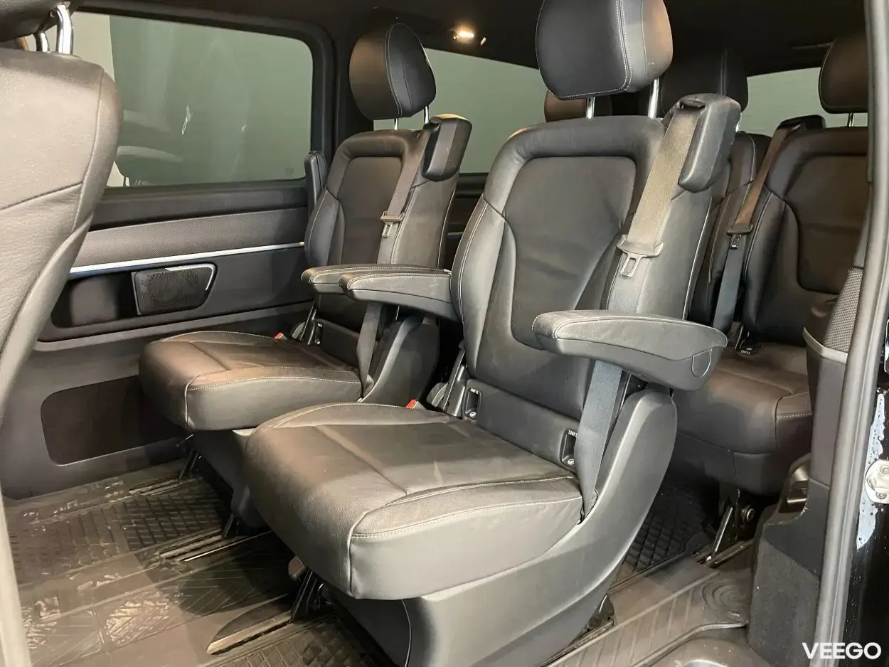 Mercedes-Benz V300 d Extra Lang AMG Night Facelift 2 174kW