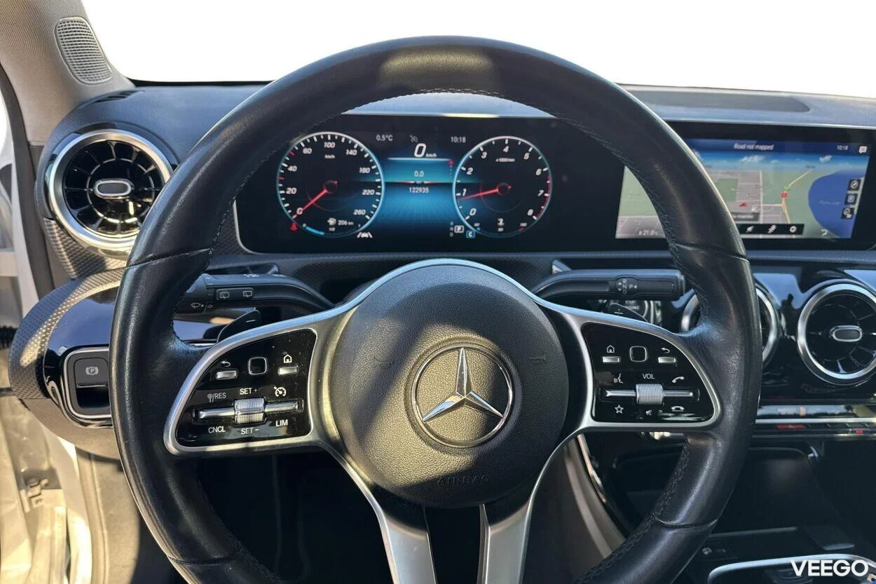 Mercedes-Benz A180 Progressive 1.3 100kW