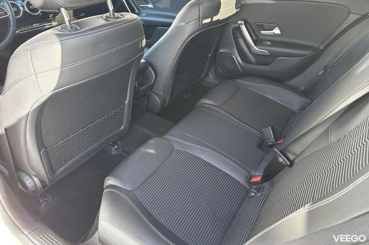 Mercedes-Benz A180 Progressive 1.3 100kW