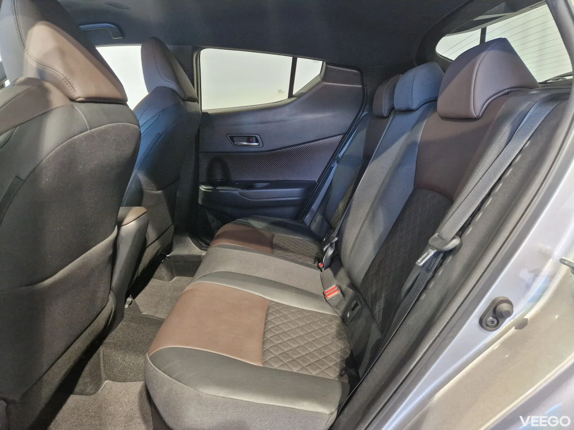 Toyota C-HR Luxury 1.8 72kW