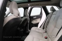 Volvo XC60 Twin Engine T8 Inscriprion AWD 2 223kW thumbnail