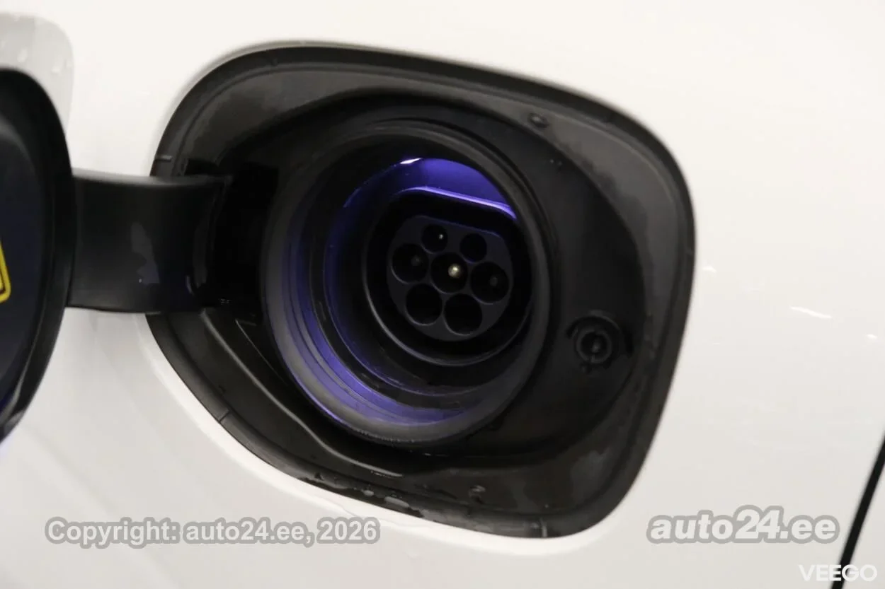 Volvo XC60 Twin Engine T8 Inscriprion AWD 2 223kW