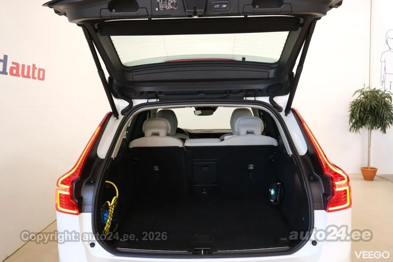 Volvo XC60 Twin Engine T8 Inscriprion AWD 2 223kW