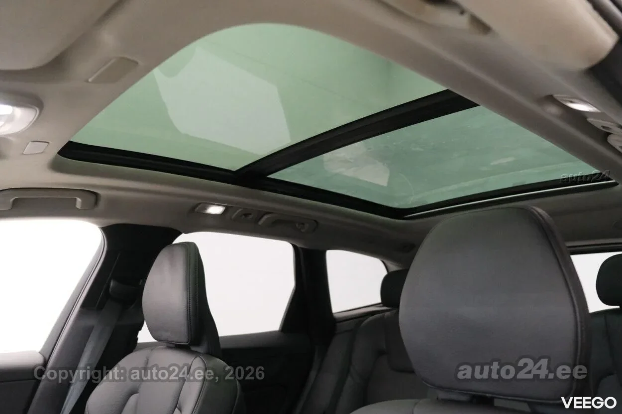 Volvo XC60 T6 Recharge AWD Plus Dark 2 293kW