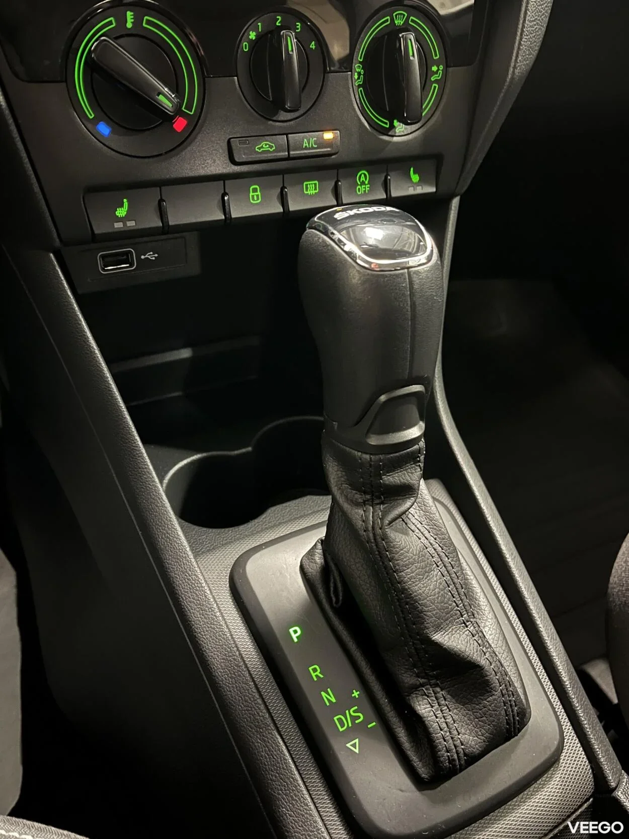 Skoda Rapid Sedan Ambition FL 1 81kW