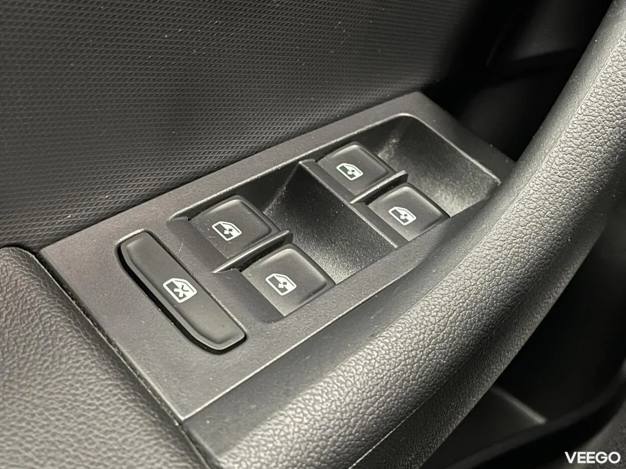 Skoda Rapid Sedan Ambition FL 1 81kW