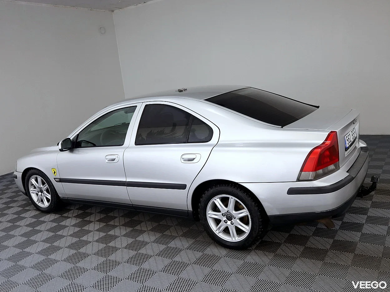 Volvo S60 2.4 121kW