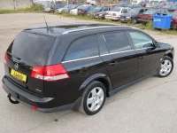 Opel Vectra Station Wagon Facelift 2.2 114kW thumbnail