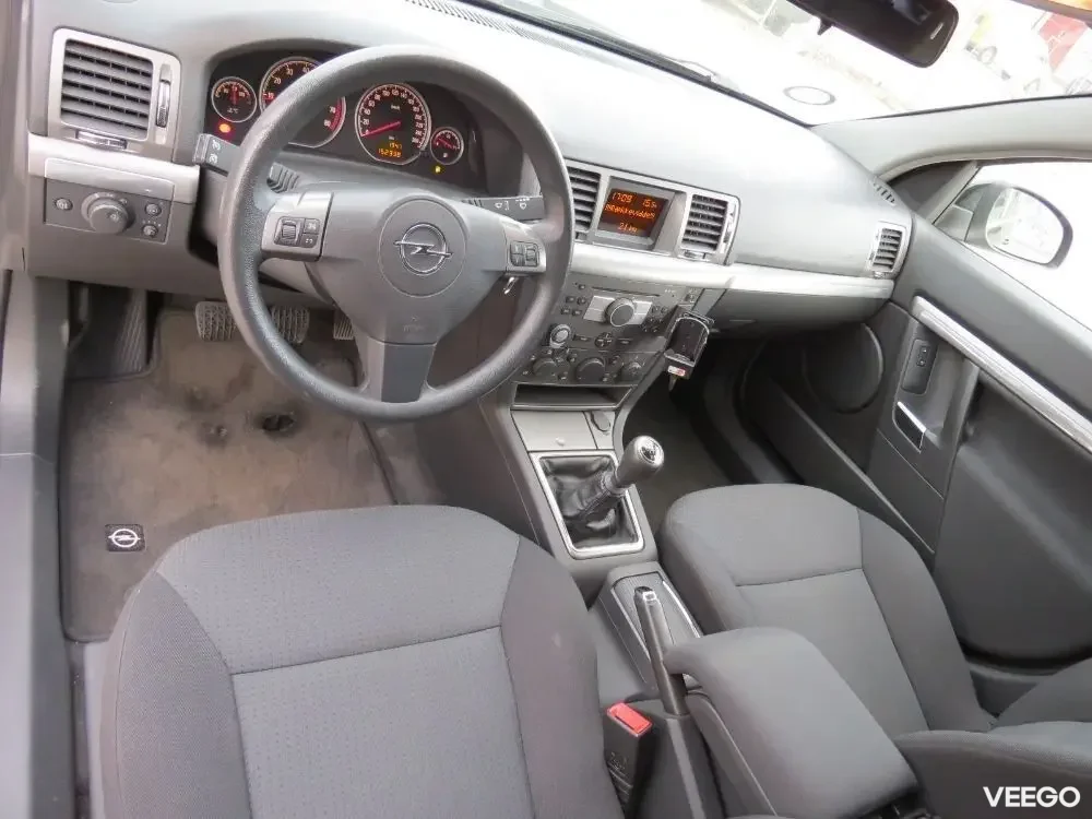 Opel Vectra Station Wagon Facelift 2.2 114kW