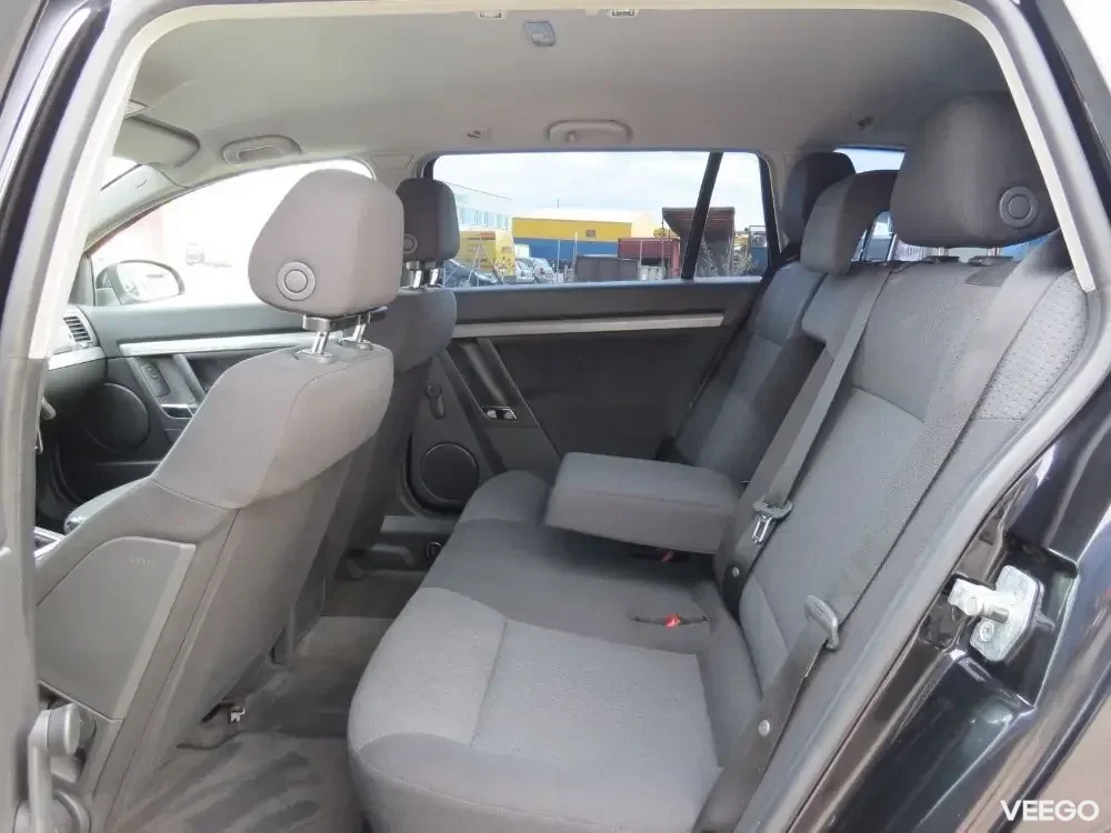 Opel Vectra Station Wagon Facelift 2.2 114kW