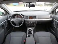 Opel Vectra Station Wagon Facelift 2.2 114kW thumbnail