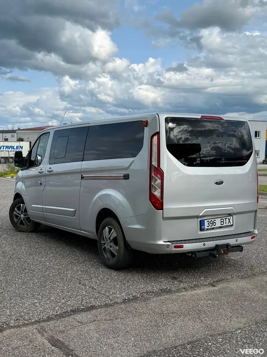 Ford Tourneo Custom Long Limited Edition 8k 2.2 114kW