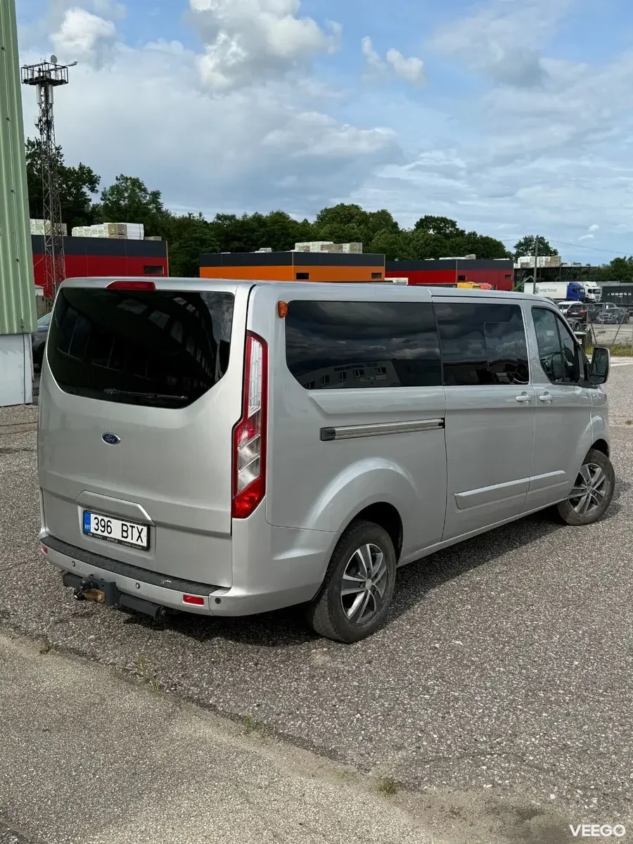 Ford Tourneo Custom Long Limited Edition 8k 2.2 114kW