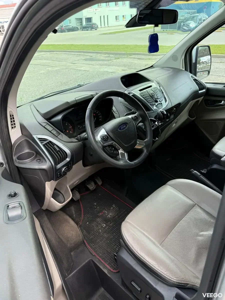 Ford Tourneo Custom Long Limited Edition 8k 2.2 114kW