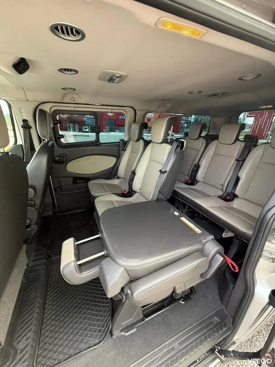 Ford Tourneo Custom Long Limited Edition 8k 2.2 114kW