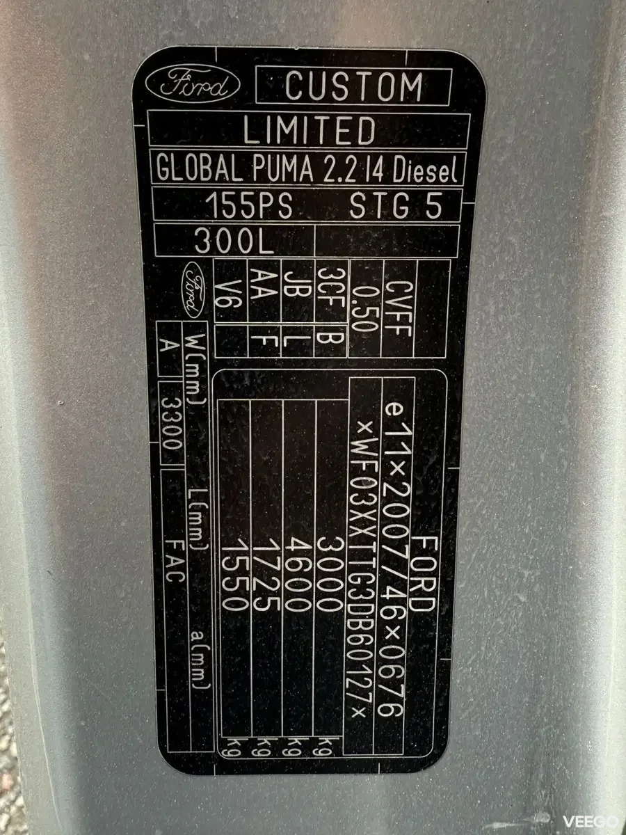 Ford Tourneo Custom Long Limited Edition 8k 2.2 114kW