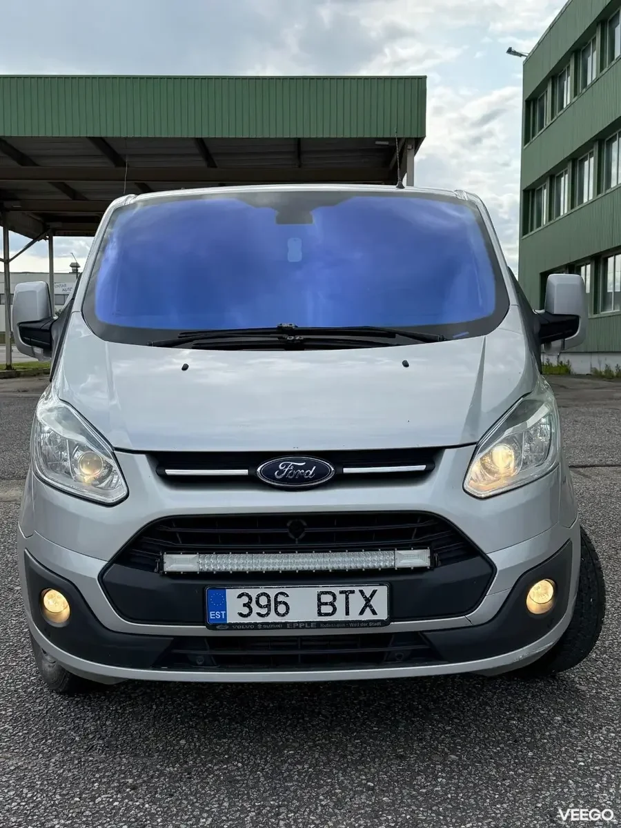 Ford Tourneo Custom Long Limited Edition 8k 2.2 114kW