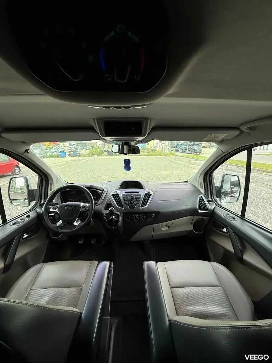 Ford Tourneo Custom Long Limited Edition 8k 2.2 114kW