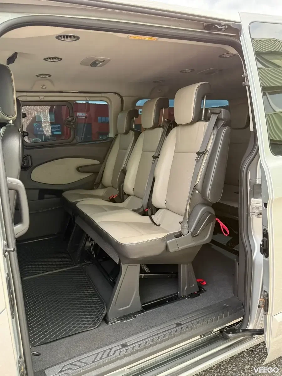 Ford Tourneo Custom Long Limited Edition 8k 2.2 114kW