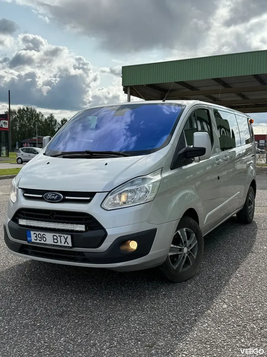Ford Tourneo Custom Long Limited Edition 8k 2.2 114kW
