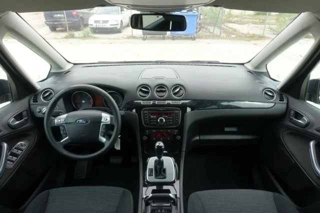 Image of Ford Galaxy Titanium EU5 2 120kW