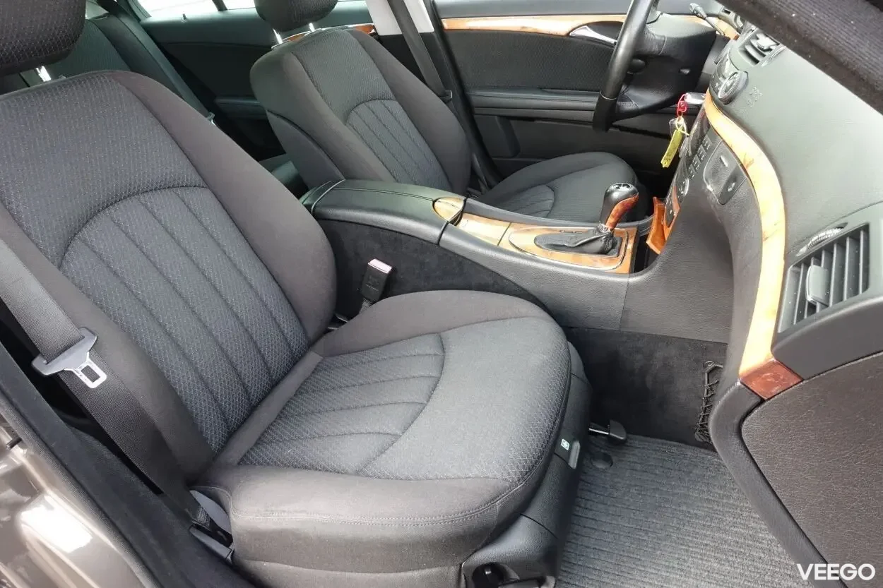 Mercedes-Benz E220 Elegance Facelift 2.1 125kW