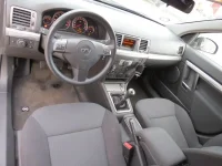 Opel Vectra Station Wagon Facelift 2.2 114kW thumbnail