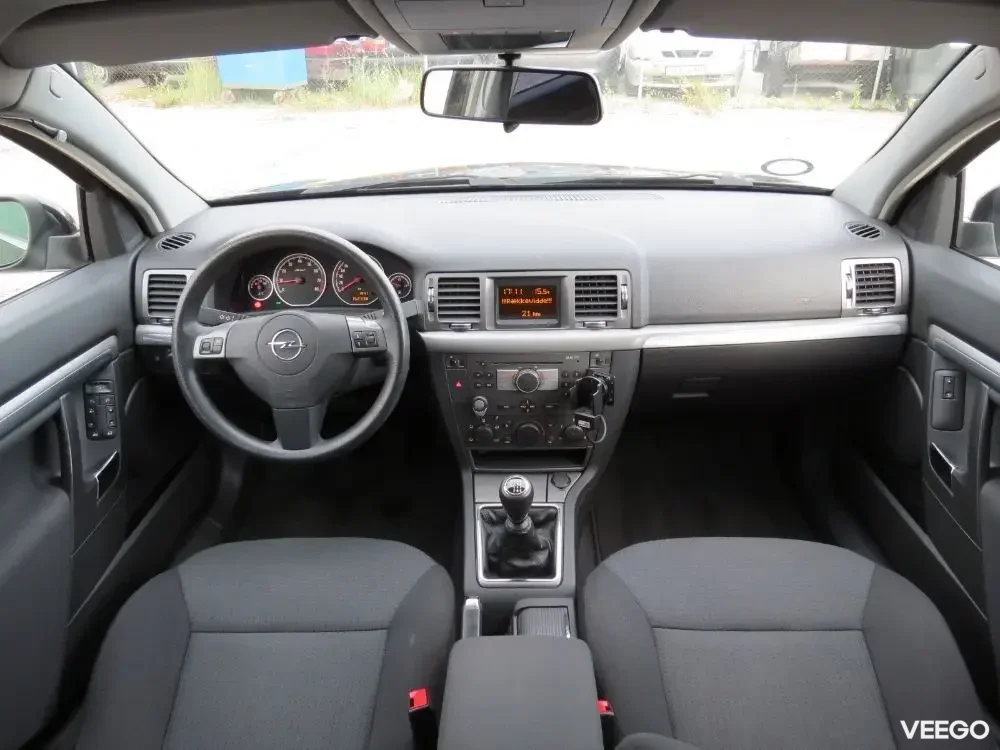 Opel Vectra Station Wagon Facelift 2.2 114kW