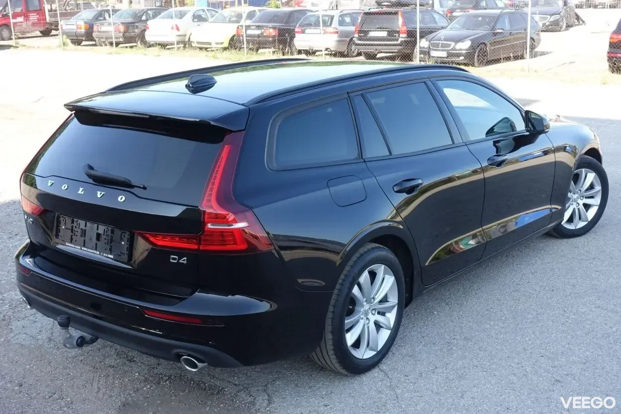 Volvo V60 Momentum EU6 2 140kW