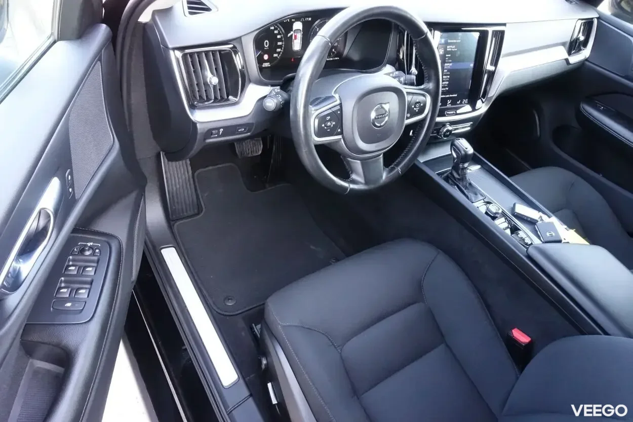 Volvo V60 Momentum EU6 2 140kW