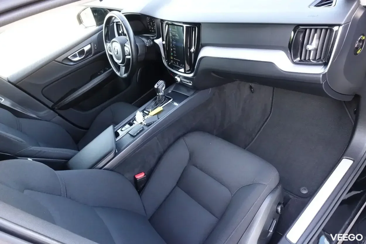 Volvo V60 Momentum EU6 2 140kW