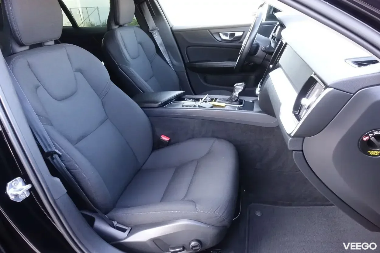 Volvo V60 Momentum EU6 2 140kW