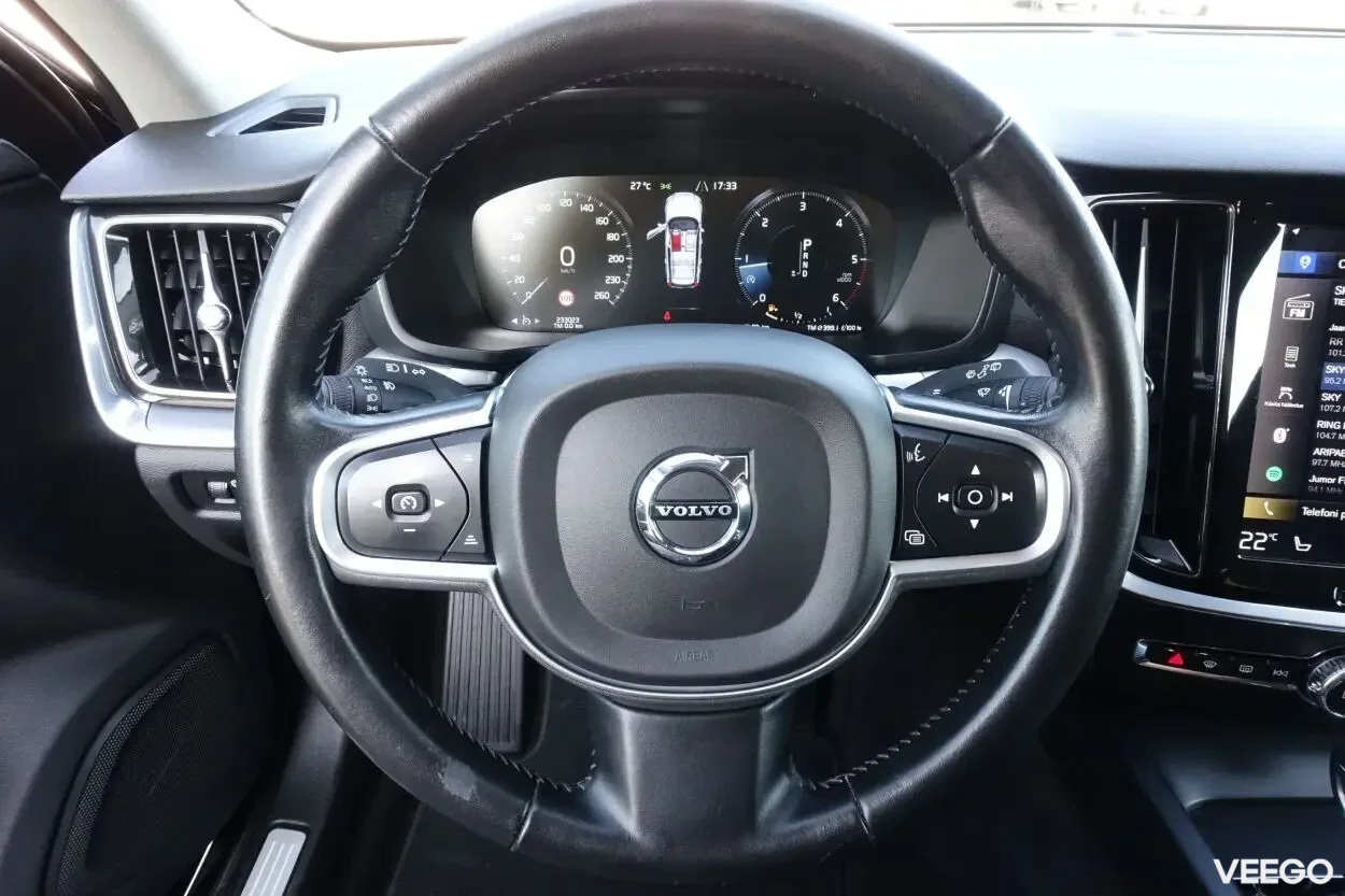 Volvo V60 Momentum EU6 2 140kW