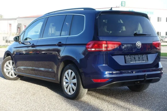 Image of Volkswagen Touran Comfortline Facelift EU6 2 85kW