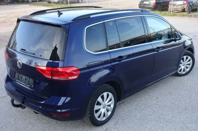 Image of Volkswagen Touran Comfortline Facelift EU6 2 85kW