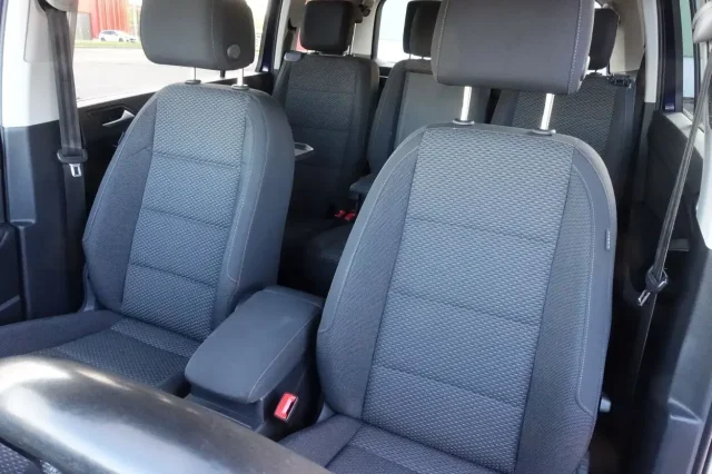 Image of Volkswagen Touran Comfortline Facelift EU6 2 85kW