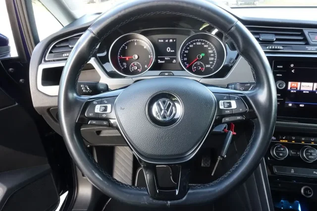 Image of Volkswagen Touran Comfortline Facelift EU6 2 85kW