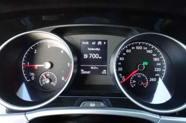 Image of Volkswagen Touran Comfortline Facelift EU6 2 85kW