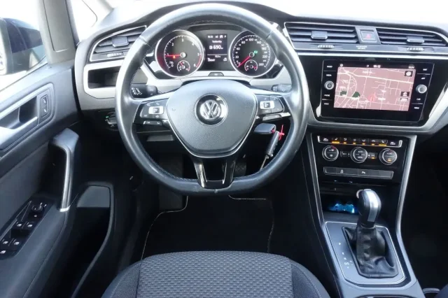 Image of Volkswagen Touran Comfortline Facelift EU6 2 85kW