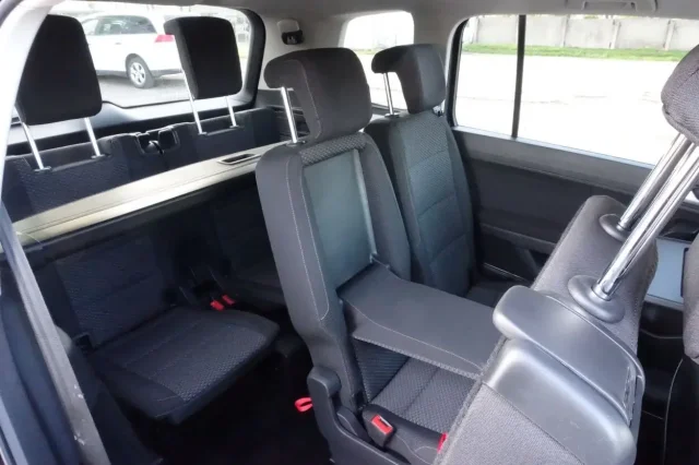 Image of Volkswagen Touran Comfortline Facelift EU6 2 85kW