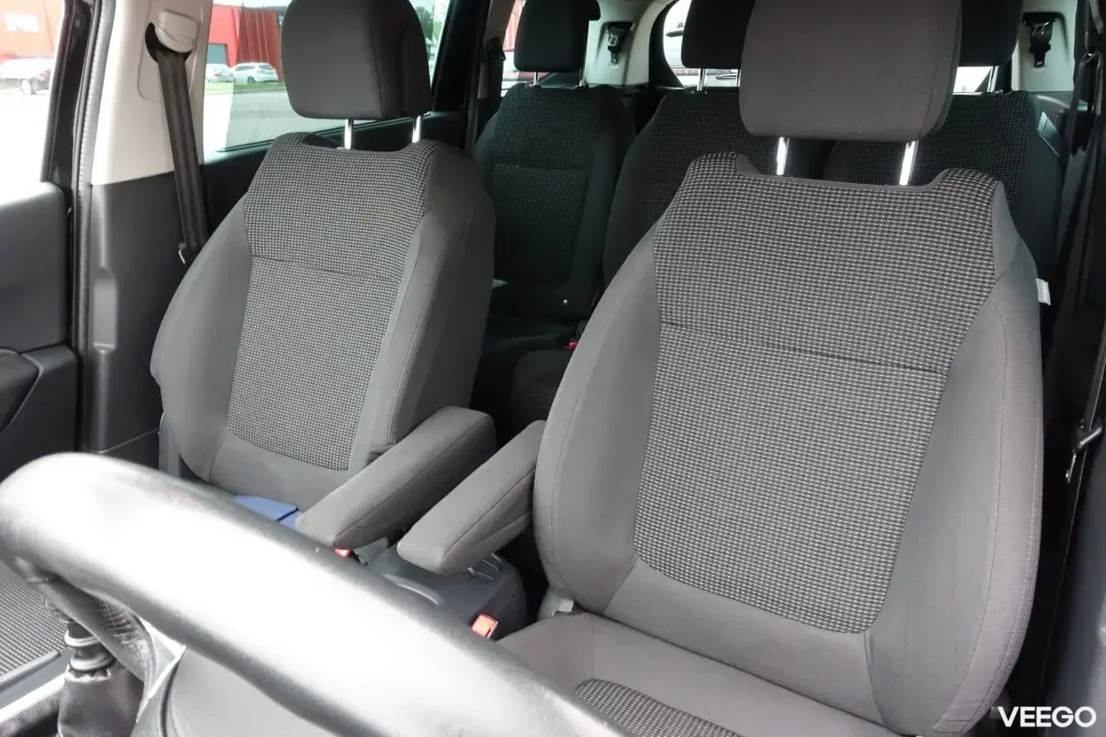 Peugeot 5008 Style Facelift 1.6 84kW