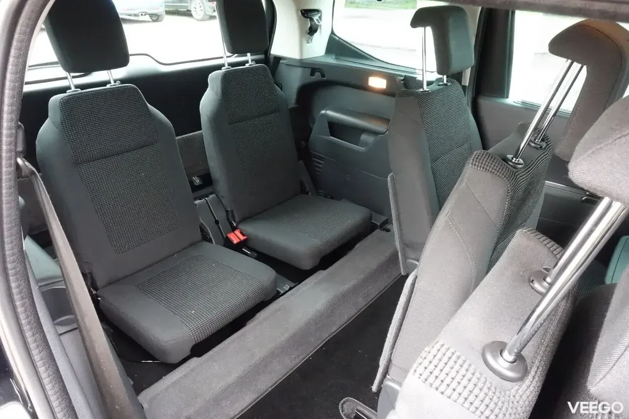Peugeot 5008 Style Facelift 1.6 84kW
